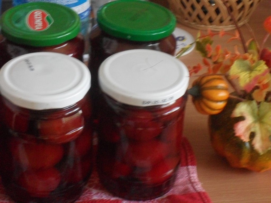 Compot pt iarna din prune brune