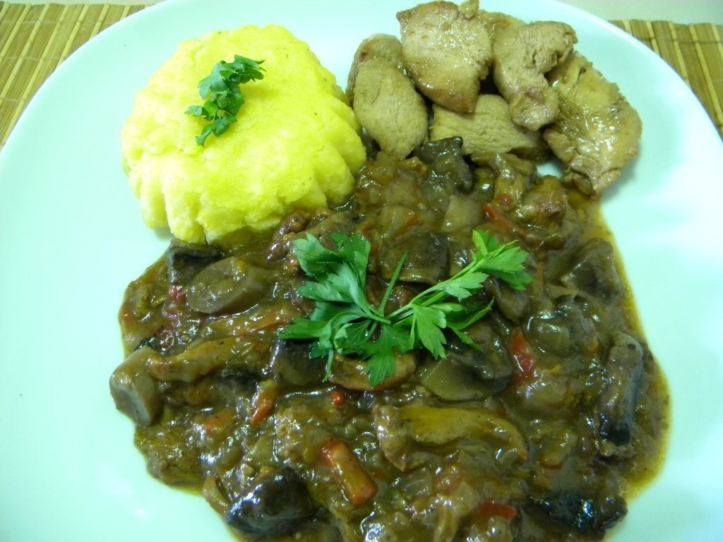 Tocanita de ciuperci