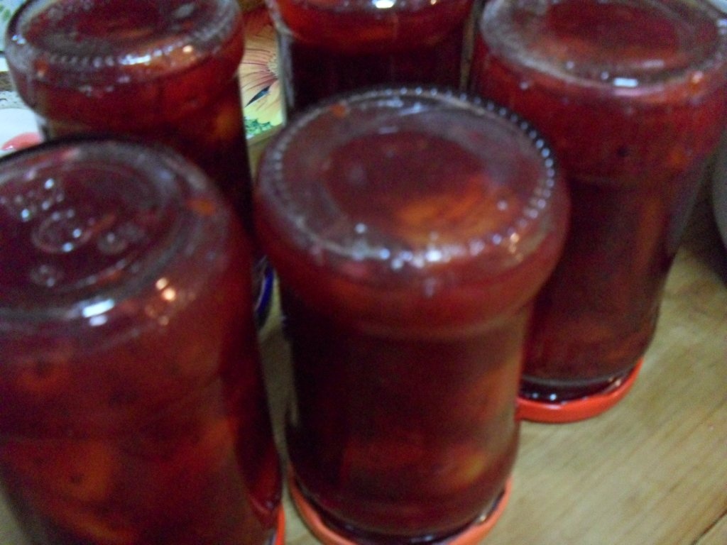 Dulceata de strugurei, piersici si nectarine