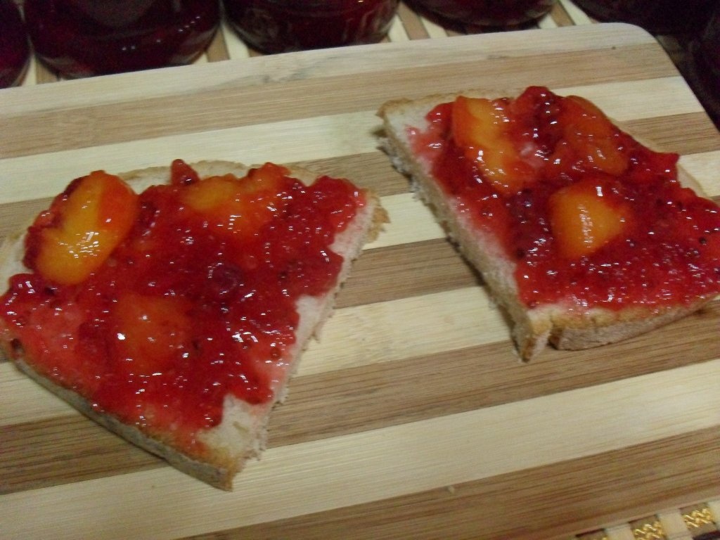 Dulceata de strugurei, piersici si nectarine