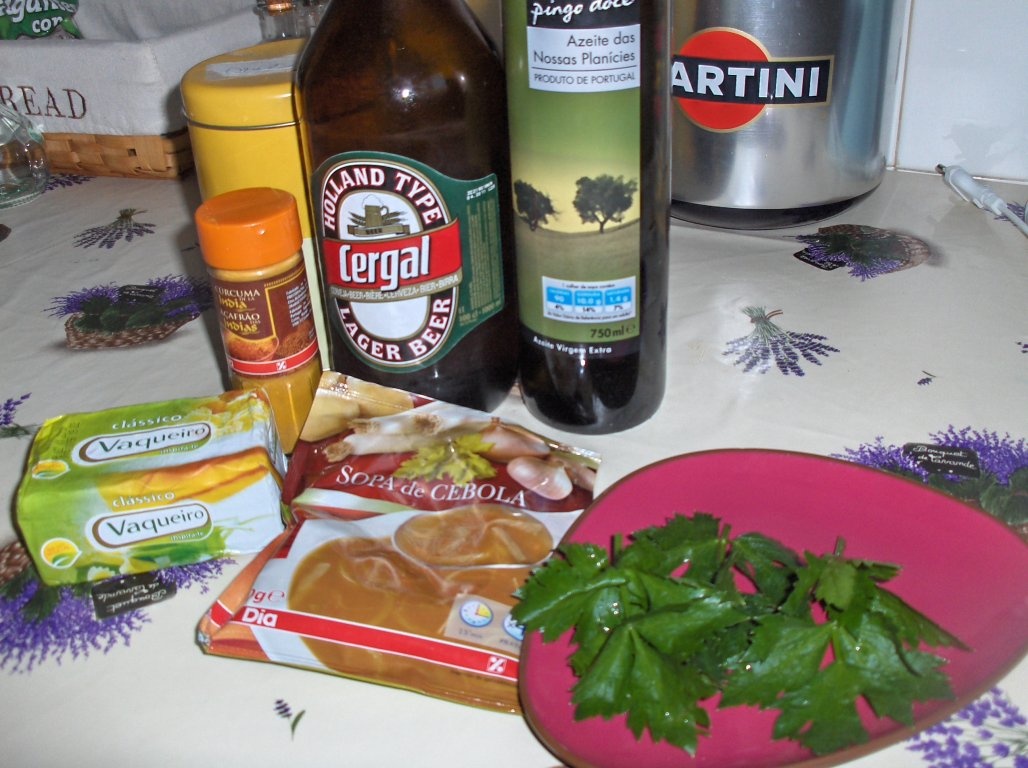 Pui în sos de bere (Frango com Cerveja)