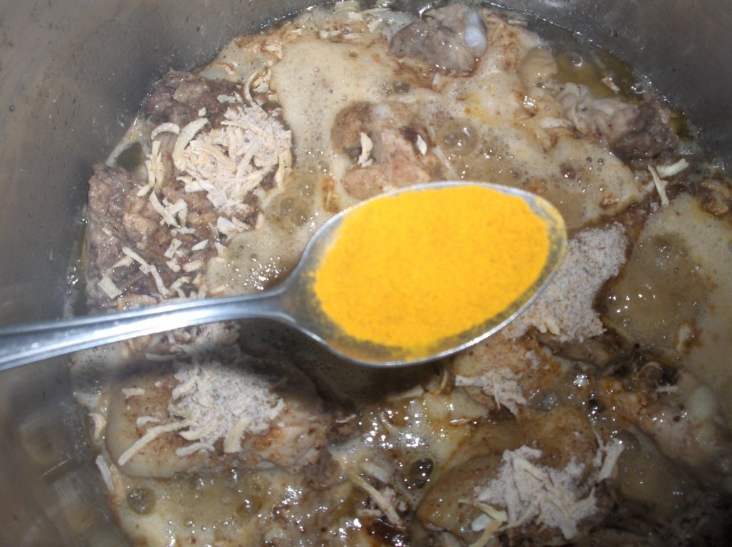 Pui în sos de bere (Frango com Cerveja)