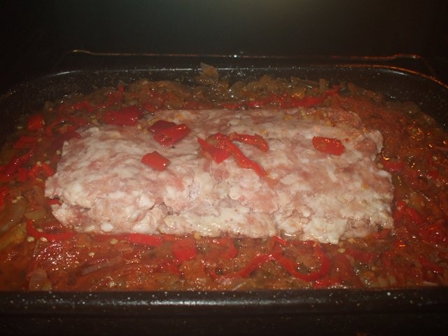 Varza cu carne tocata la cuptor