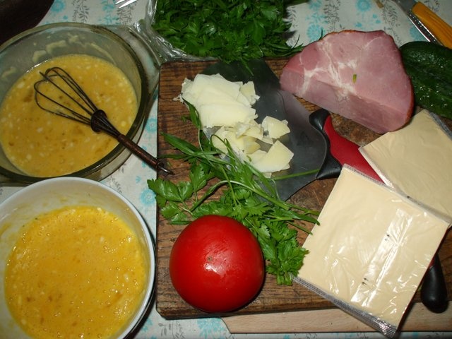 Omleta Calzone cu cascaval si verdeturi
