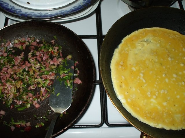 Omleta Calzone cu cascaval si verdeturi