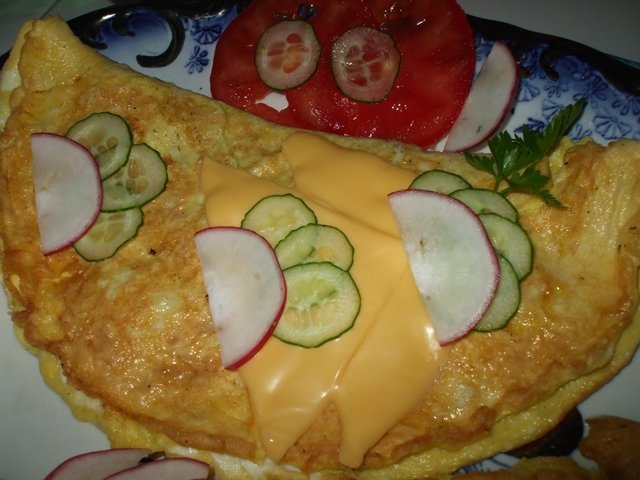 Omleta Calzone cu cascaval si verdeturi