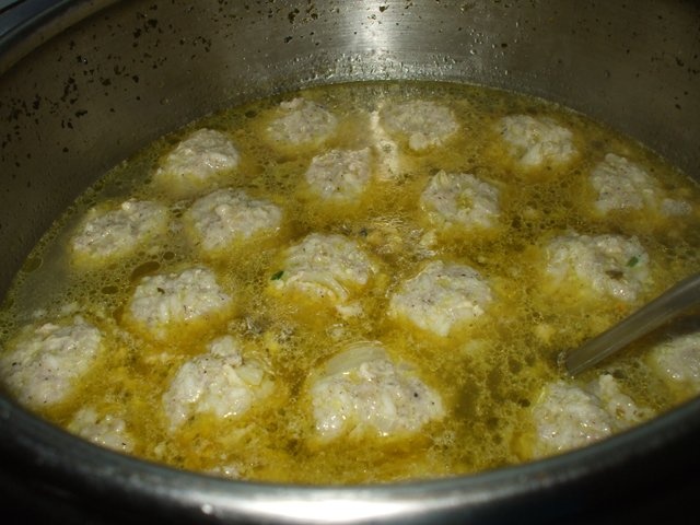 Ciorba de perisoare (idee Daf)