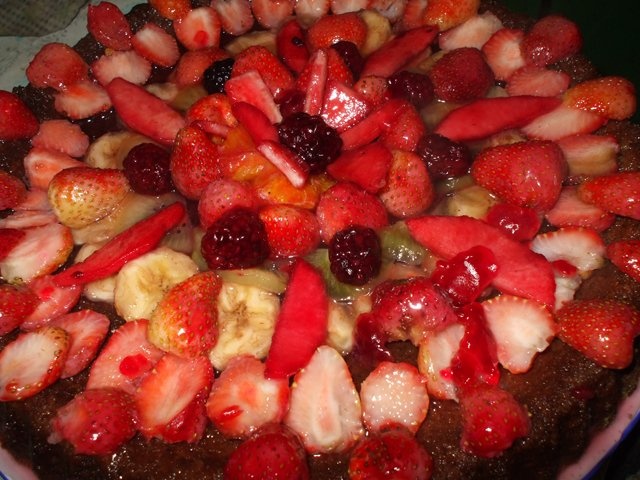 Tarta cu capsuni si blat de alune