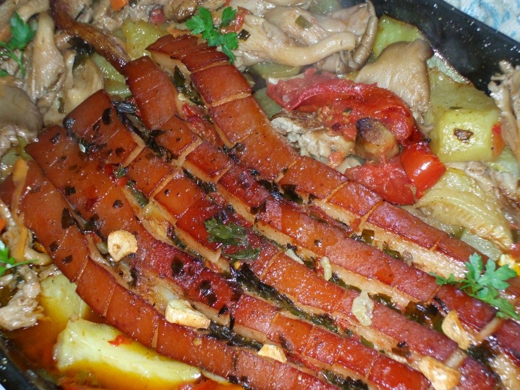 Piept de porc la tava cu ciuperci