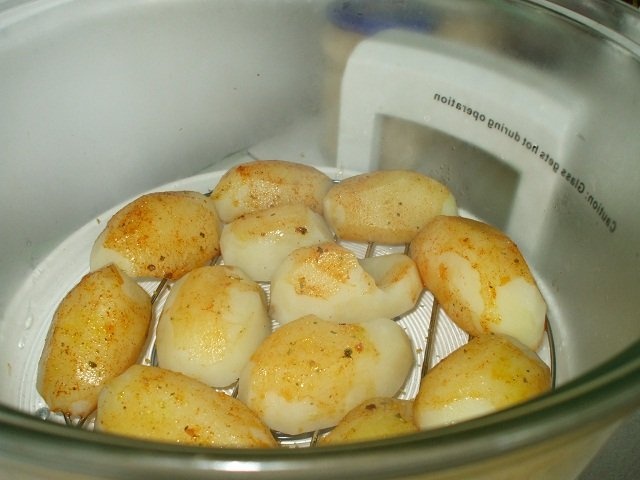 Cartofi si pui la cuptorul cu halogen Oven