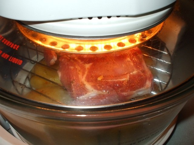 Cotlet si cartofi la cuptorul cu halogen