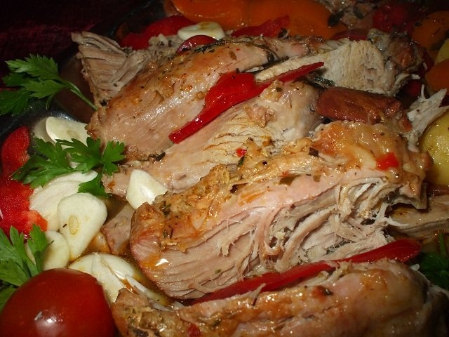 Friptura de curcan cu legume la tava