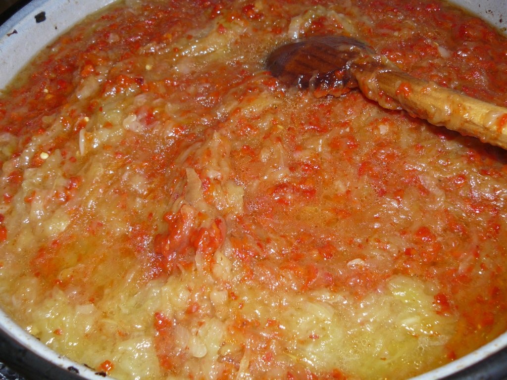 Conservă  picantă de  dovlecei cu capia