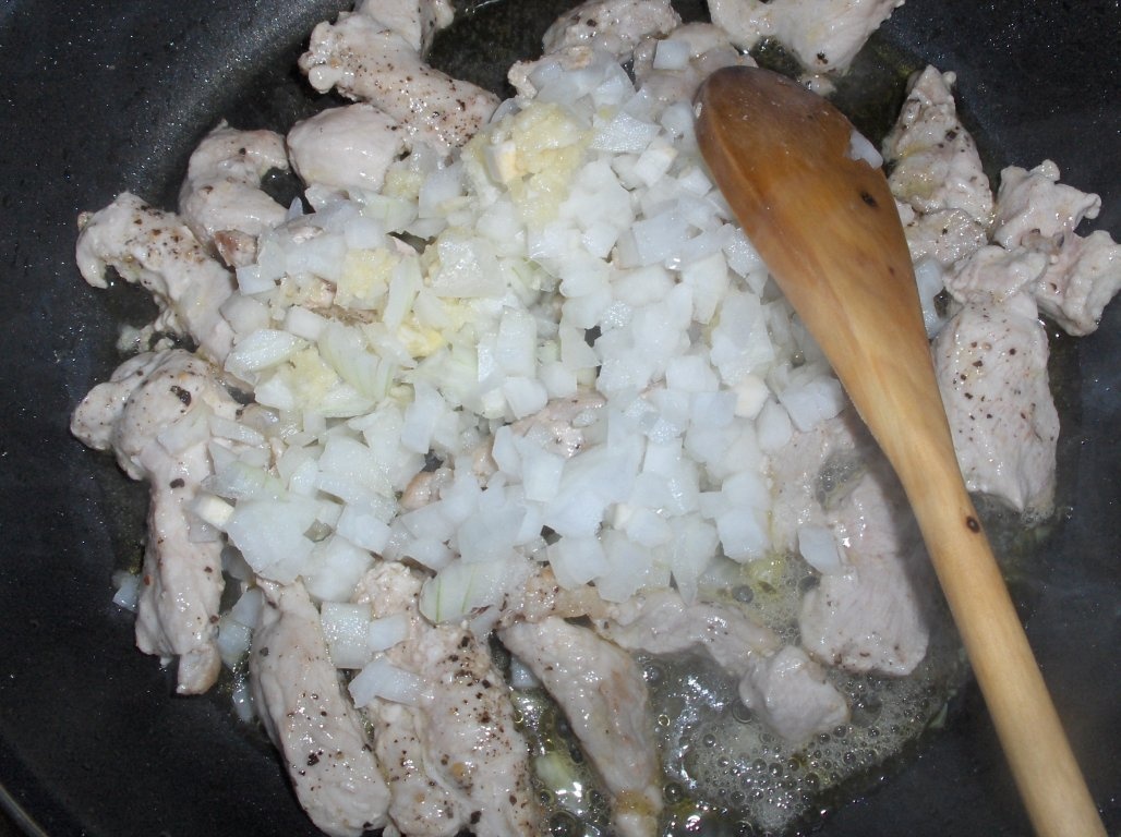 Strogonof cu cimbru de câmp (Strogonof com tomilho)