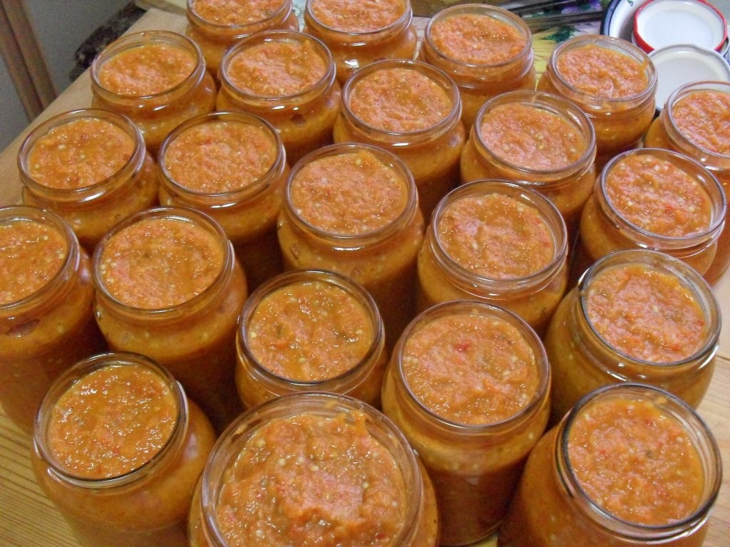 Zacusca gustoasa de vinete cu gogosari copti, ca pe Tarnave