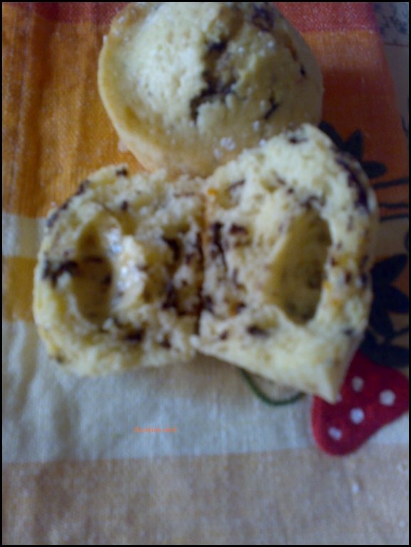 Muffins cu portocale si ciocolata