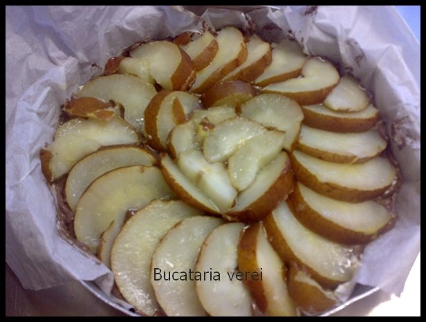 Tarta cu pere si ciocolata