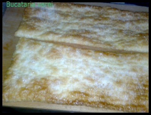 Prajitura in straturi cu crema chantilly