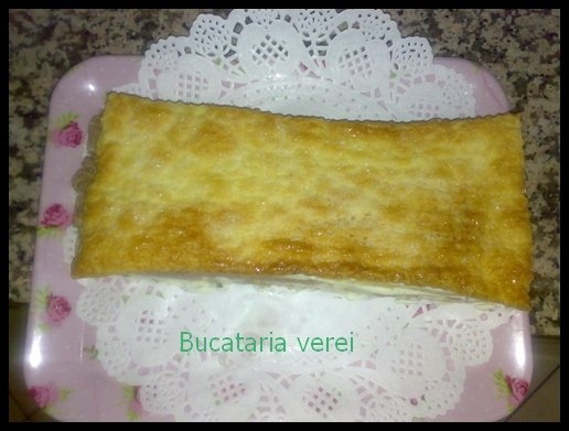 Prajitura in straturi cu crema chantilly