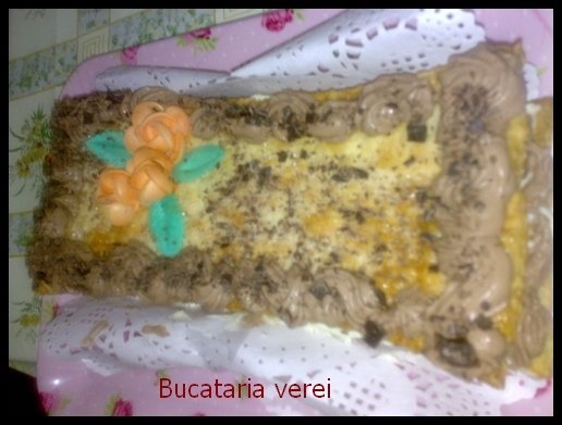 Prajitura in straturi cu crema chantilly