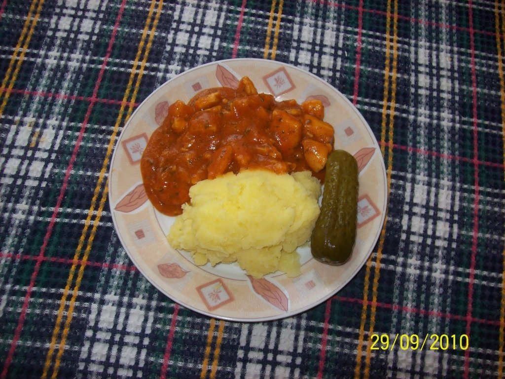 Sos de rosii cu piept de pui