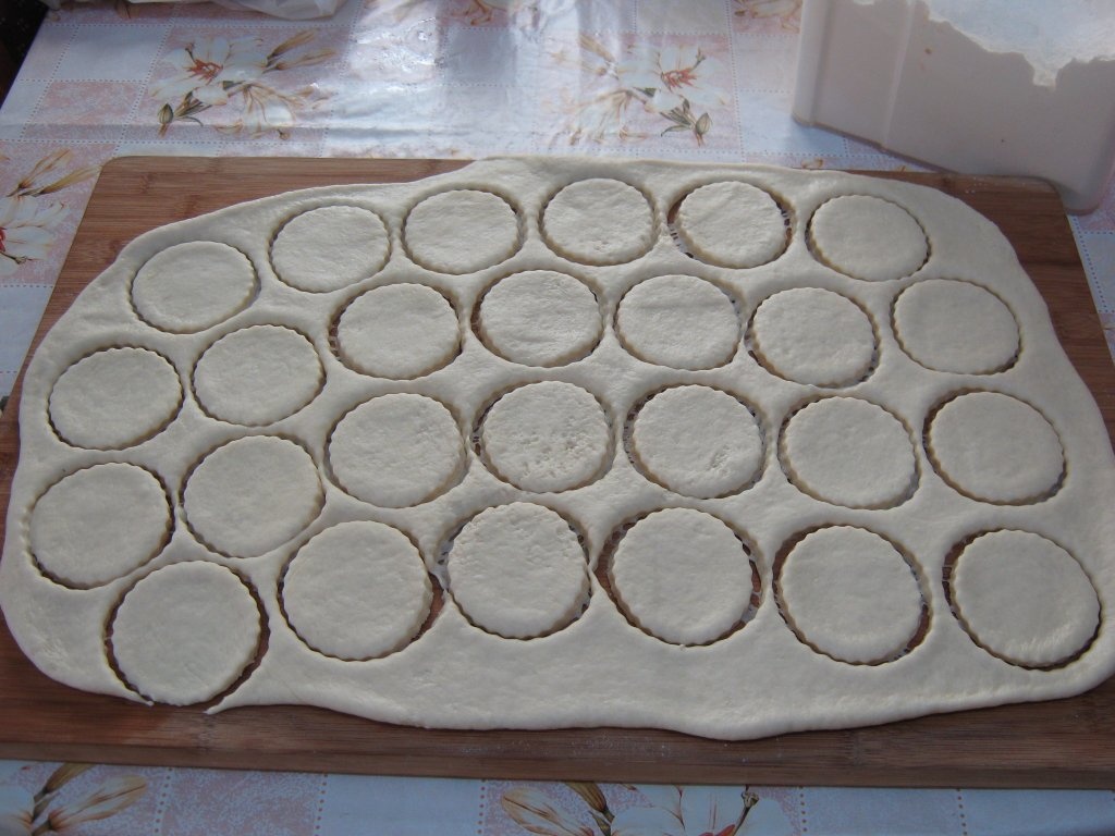 “Sfiha” sau  “Lahm bi’ajin”-Placinte  cu carne –specific tarilor arabe