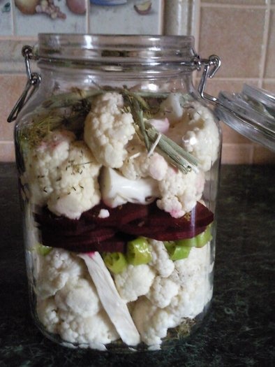 Muraturi asortate, conservate in saramura