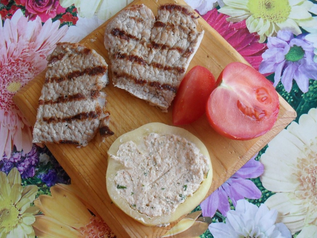 Ardei gras umplut cu urda si cas