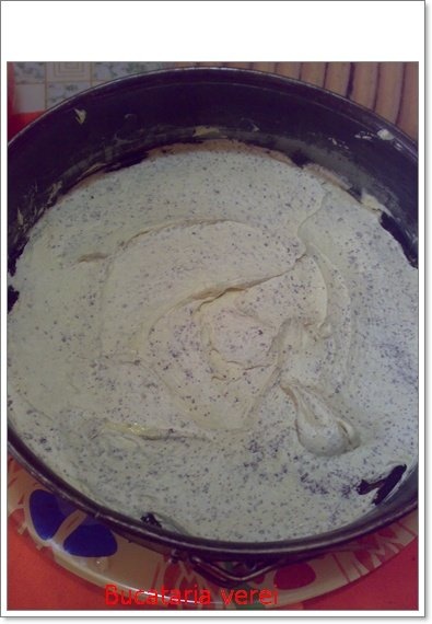 Tort tiramisu cu crema de vanilie