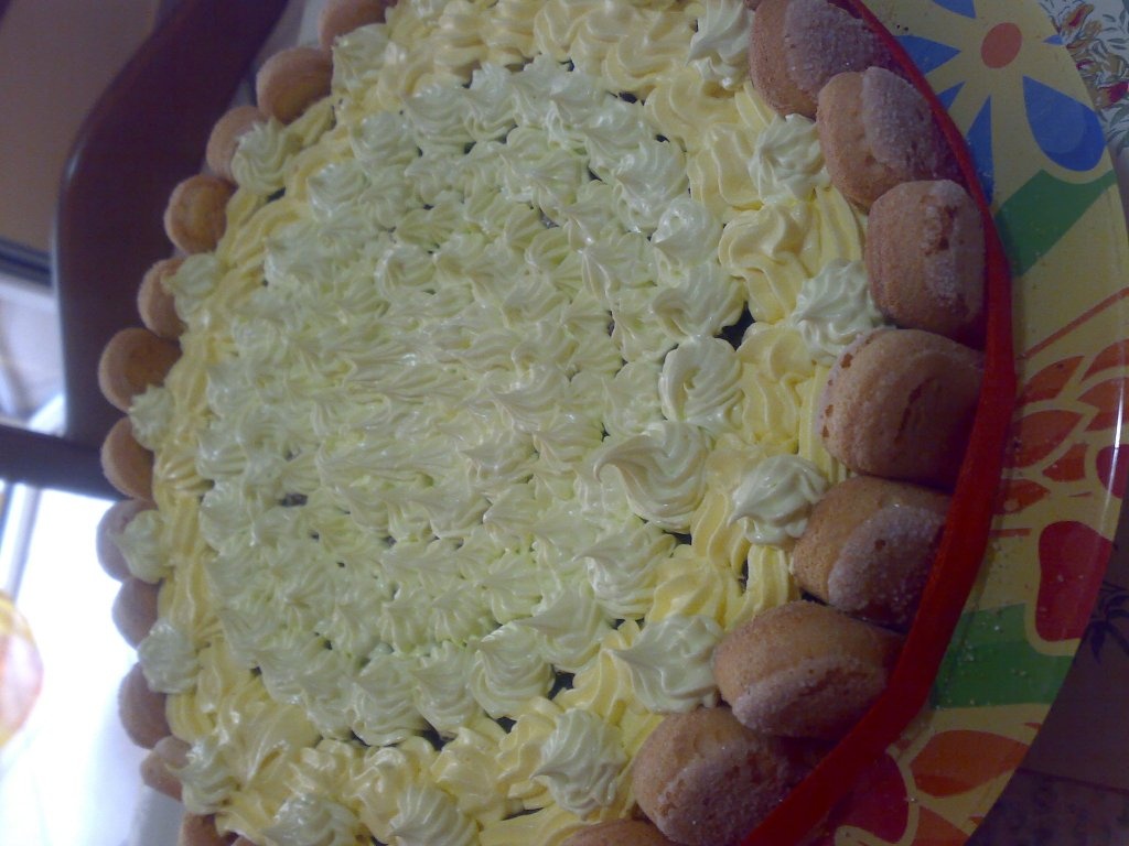 Tort tiramisu cu crema de vanilie