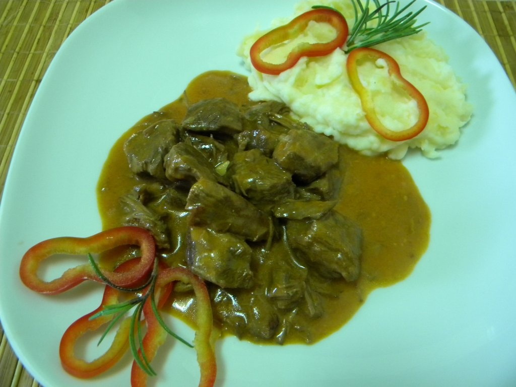 Mancare din muschi de manzat