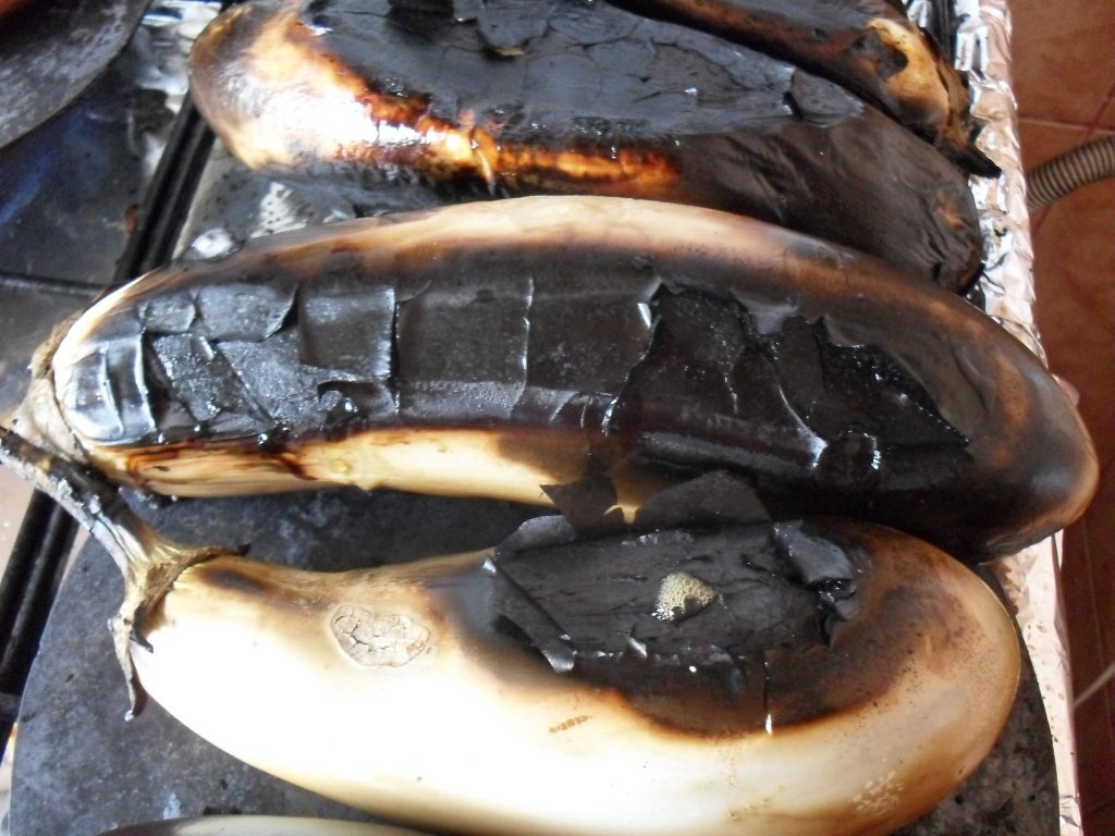 Salata cu maioneza din vinete cu coaja alba