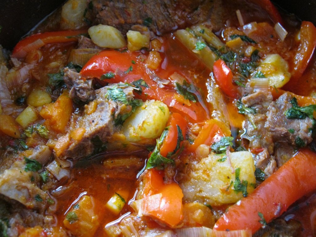 Tocăniţă de viţel cu legume