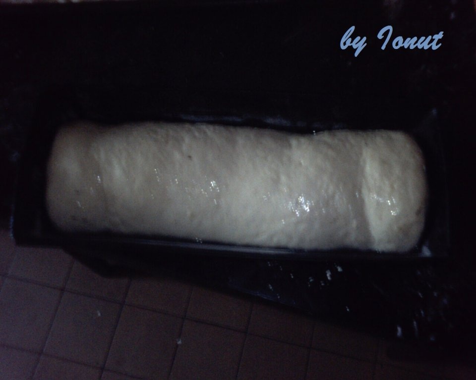 Placinta cu branza in tava de paine