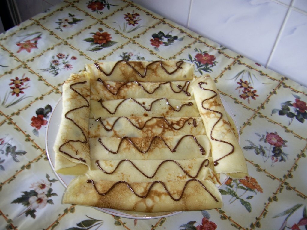 Clatite cu branza si stafide