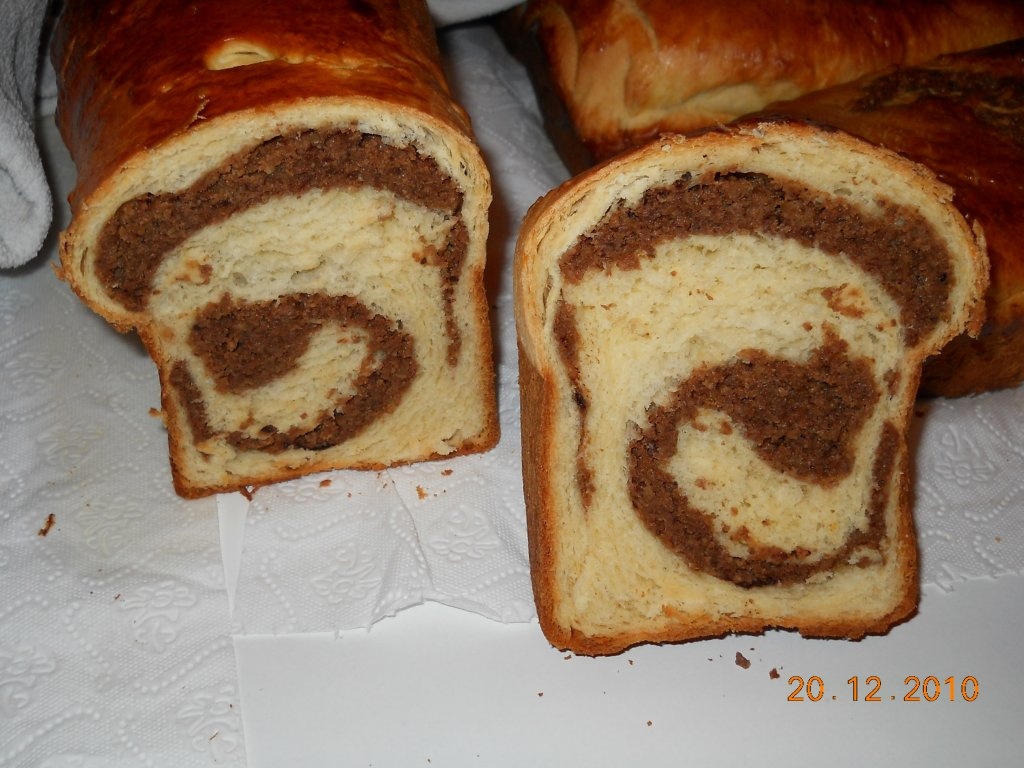 Cozonac cu nucă pentru Mihaela