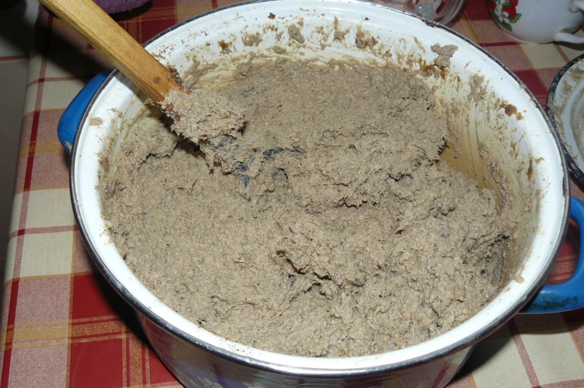 Pastetă de ficat şi carne