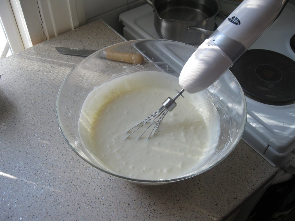 Cheesecake cu gem de capsuni