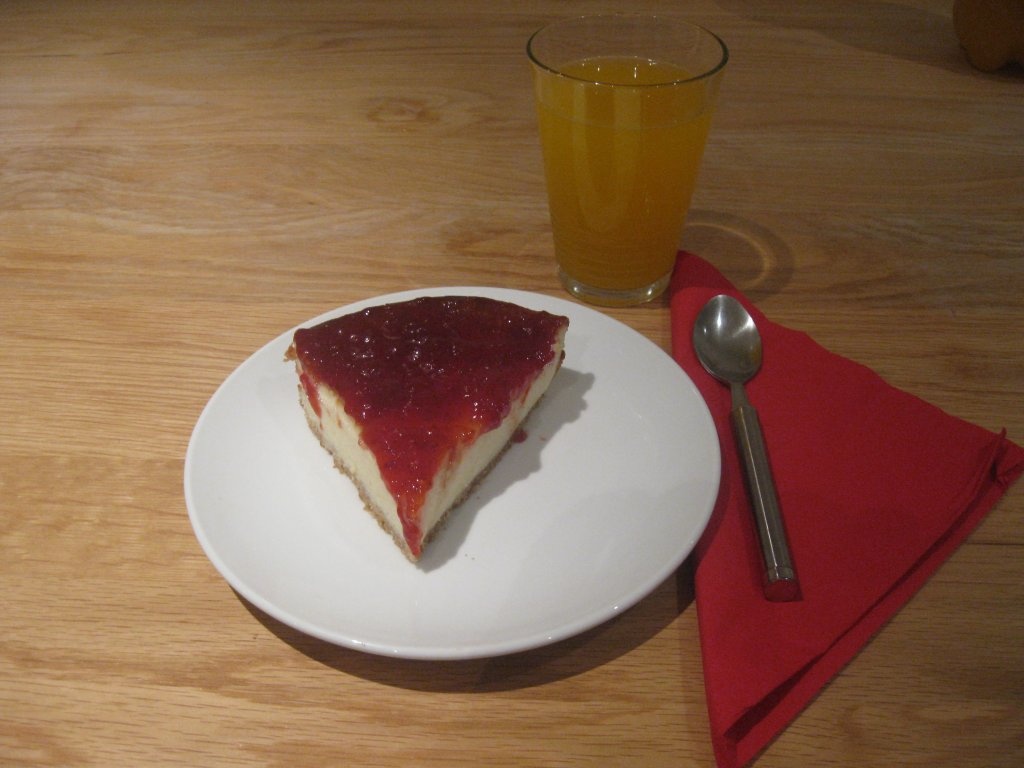 Cheesecake cu gem de capsuni