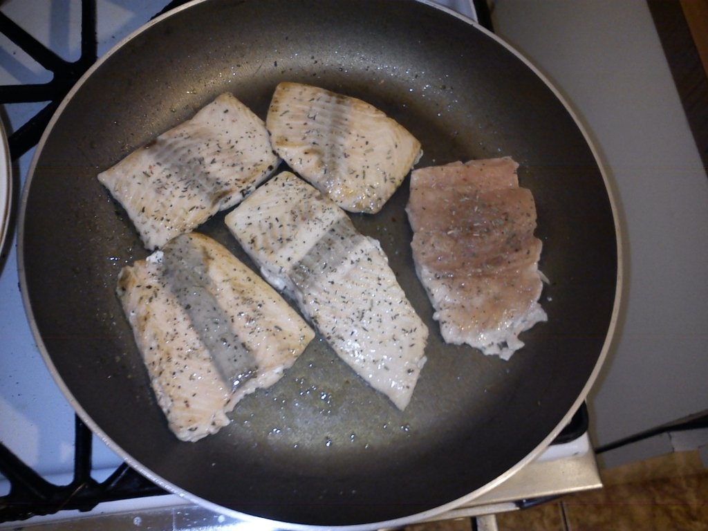 File de somon cu piure de telina