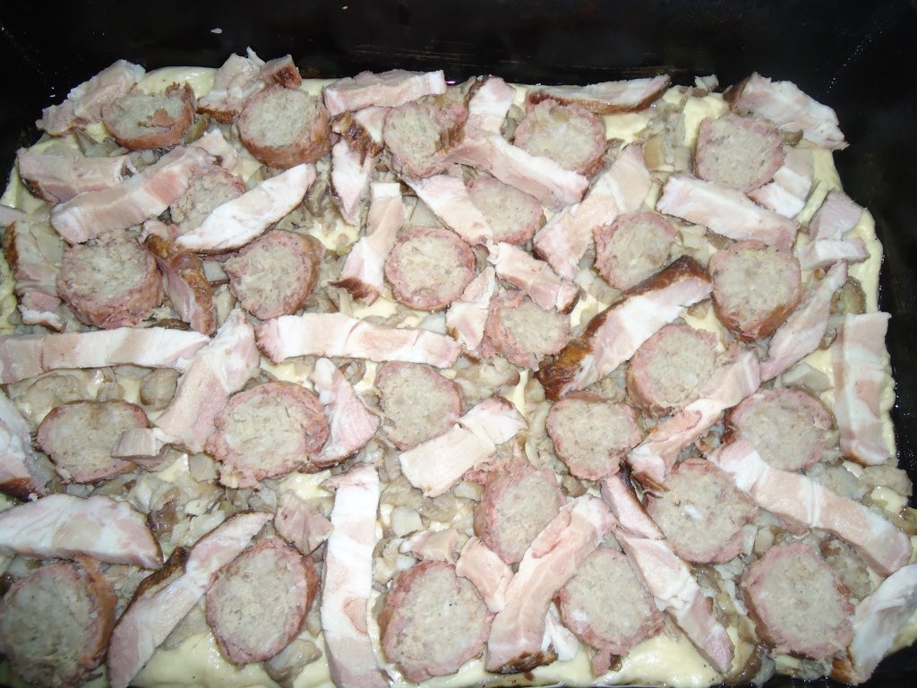 Pizza cu afumaturi si ciuperci