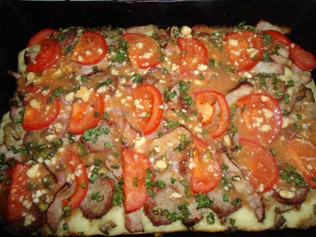 Pizza cu afumaturi si ciuperci