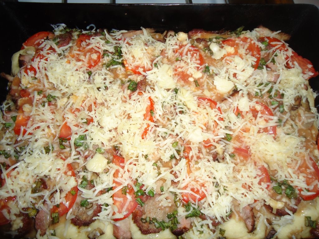 Pizza cu afumaturi si ciuperci