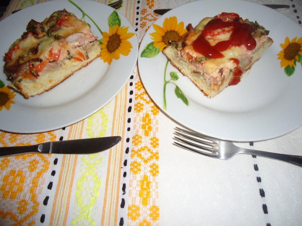 Pizza cu afumaturi si ciuperci