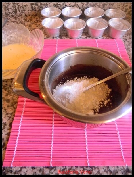 Mini muffins cu interior ciocolatos
