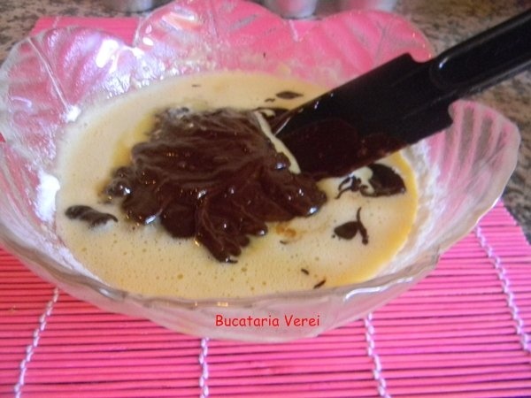 Mini muffins cu interior ciocolatos