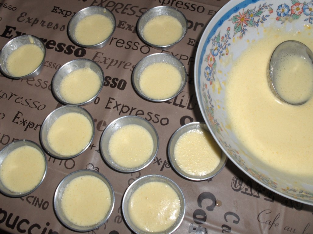 Mini tarte moi din portocalã ( Queijadas de Laranja)