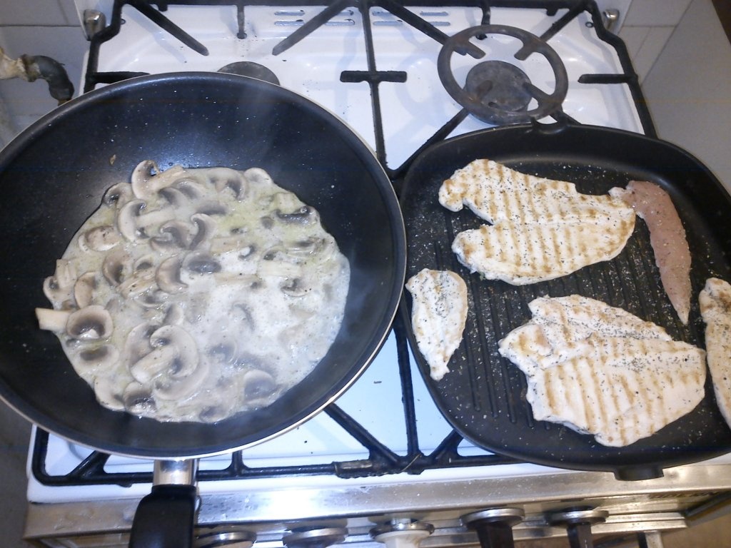 Pui gorgonzola cu ciuperci