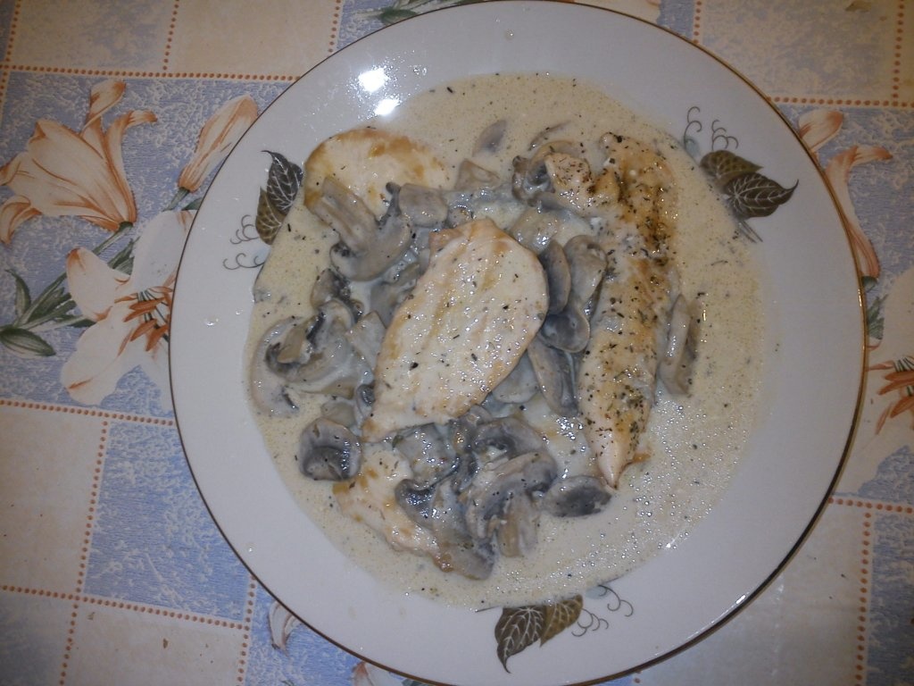 Pui gorgonzola cu ciuperci