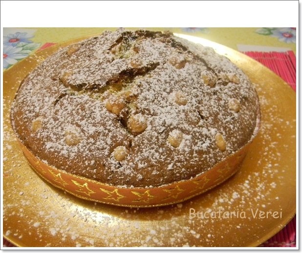 Tarta cu iaurt si picaturi de ciocolata amara